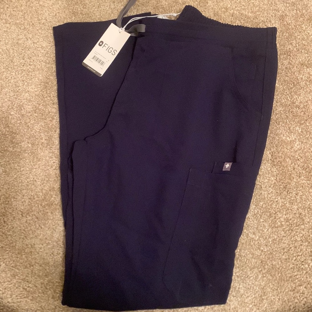 FIGS scrub pants. NEW WITH TAGS. Women’s M. Navy Yola- skinny scrub pants
